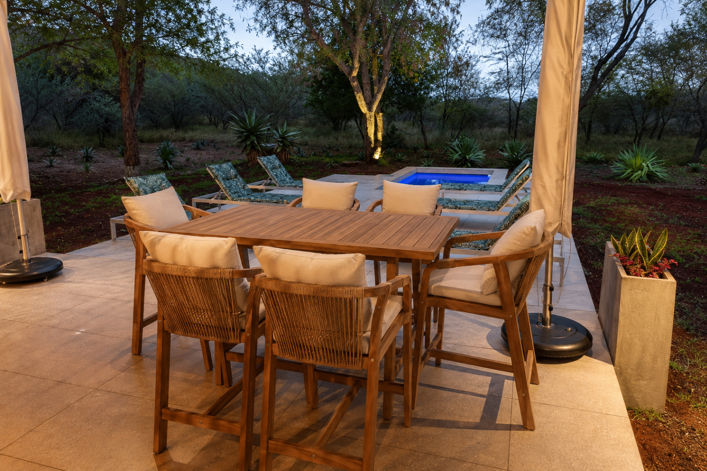 Alfresco dining area framed by the bushveld.